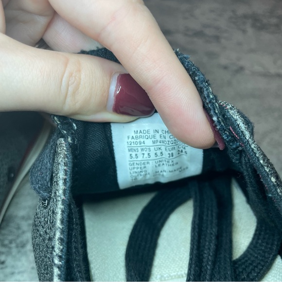 Converse All Star Chuck Taylor Low Leather Sneakers Womens sz 7.5 - Picture 7 of 7